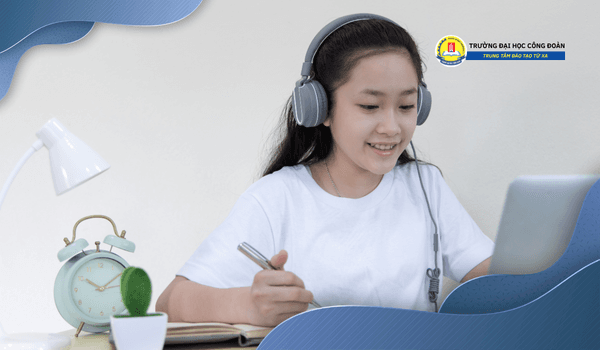 Featured image for: HỌC TỪ XA LÀ GÌ: BẰNG ĐẠI HỌC TỪ XA CÓ GIÁ TRỊ KHÔNG?