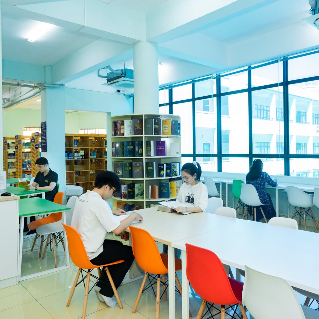 Ảnh giảng viên: Học online 100%