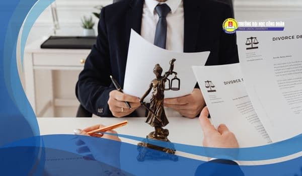 Featured image for: Học Luật mấy năm? Giải đáp chi tiết lộ trình, chương trình học 2025